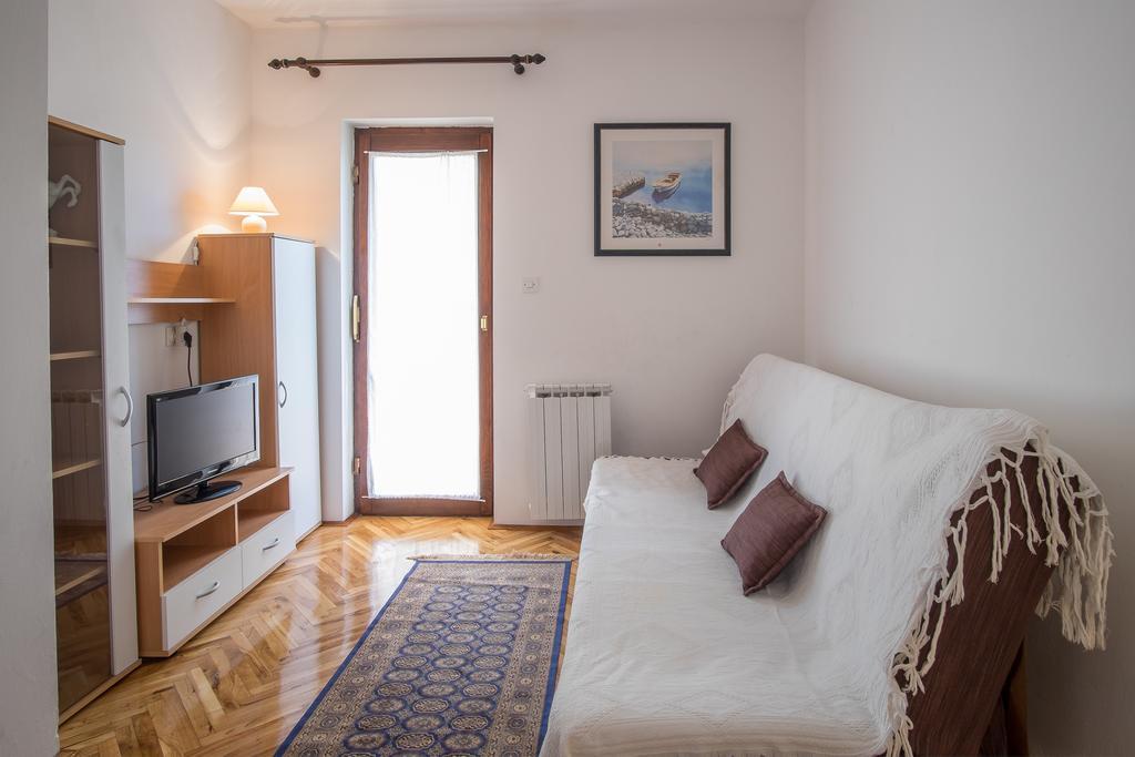 Apartments Durda Krk Town Room photo